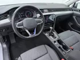 Volkswagen Passat thumbnail 16