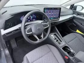 Volkswagen Golf thumbnail 4