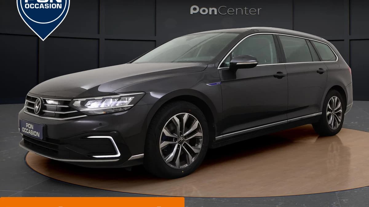 Volkswagen Passat — foto 1