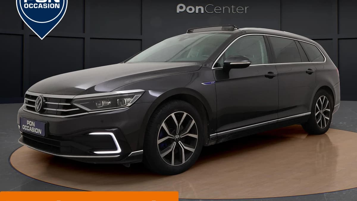 Volkswagen Passat — foto 1