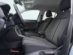 Volkswagen T-Roc thumbnail 5