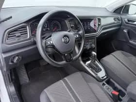 Volkswagen T-Roc thumbnail 4