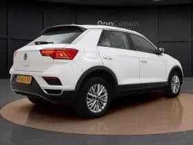 Volkswagen T-Roc thumbnail 6