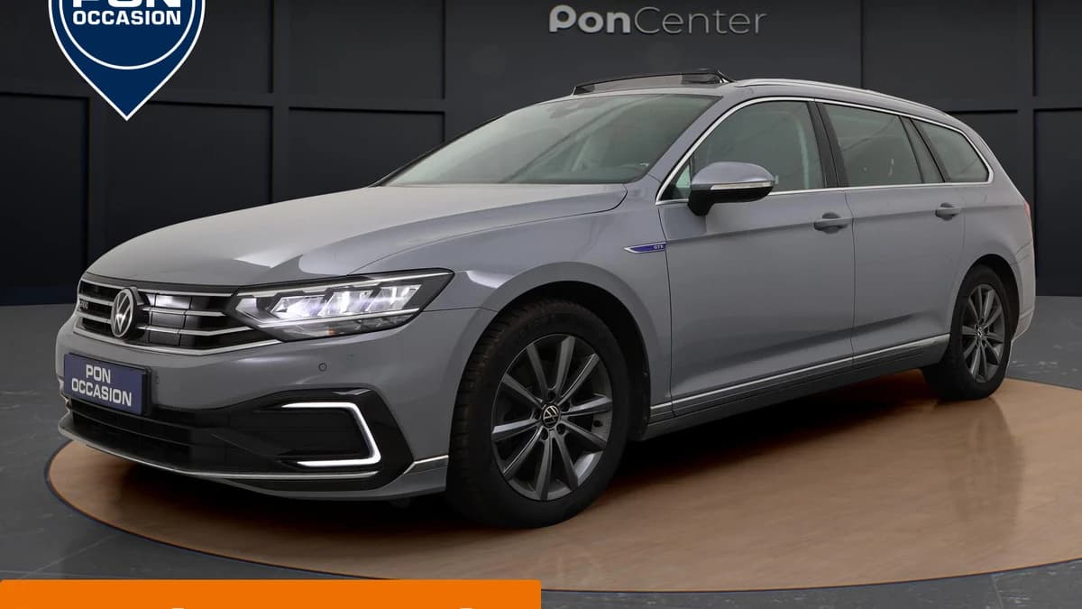Volkswagen Passat — foto 1