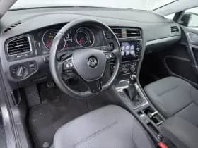 Volkswagen Golf thumbnail 4