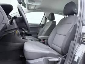 Volkswagen Golf thumbnail 5