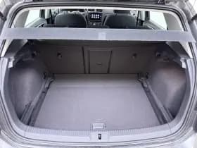 Volkswagen Golf thumbnail 9