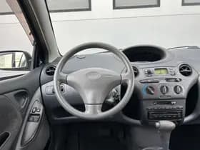 Toyota Yaris 1.3-16V VVT-i Sol thumbnail 10