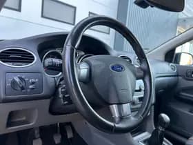 Ford Focus Wagon 1.6-16V Futura thumbnail 11