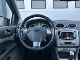 Ford Focus Wagon 1.6-16V Futura thumbnail 10