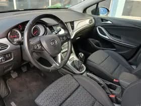 Opel Astra Sports Tourer thumbnail 6