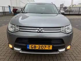 Mitsubishi Outlander thumbnail 3
