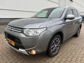 Mitsubishi Outlander thumbnail 4