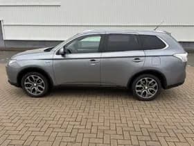 Mitsubishi Outlander thumbnail 6