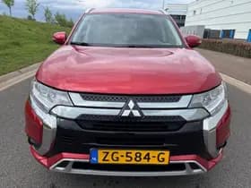 Mitsubishi Outlander thumbnail 2