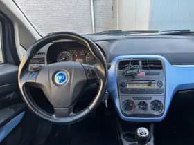 Fiat Punto thumbnail 11