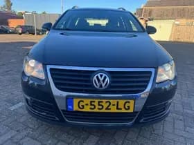 Volkswagen Passat thumbnail 2