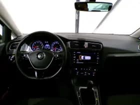 Volkswagen Golf thumbnail 10