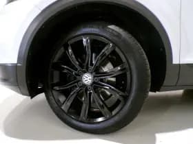 Volkswagen T-Roc thumbnail 5