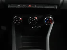 Renault Clio thumbnail 24