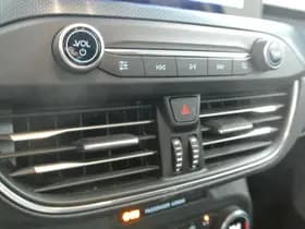 Ford Focus thumbnail 25