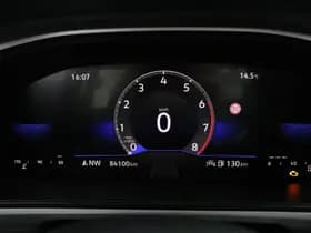 Volkswagen T-Roc thumbnail 4