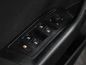 Volkswagen T-Roc thumbnail 31