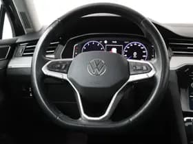 Volkswagen Passat thumbnail 24