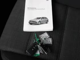 Volkswagen Passat thumbnail 32