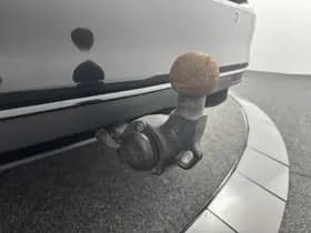 Volkswagen Passat thumbnail 35