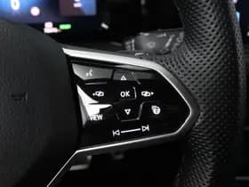 Volkswagen Golf thumbnail 37