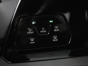 Volkswagen Golf thumbnail 40