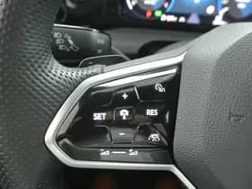 Volkswagen Golf thumbnail 28