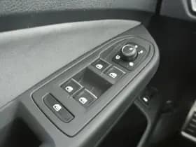 Volkswagen Golf thumbnail 33