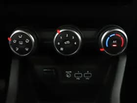 Renault Clio thumbnail 21