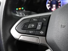 Volkswagen Golf thumbnail 36