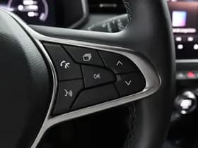 Renault Clio thumbnail 24