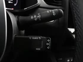Renault Captur thumbnail 34
