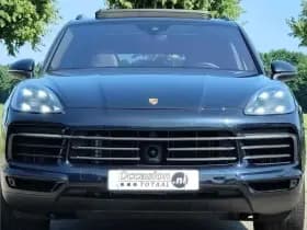 Porsche Cayenne 3.0 E-Hybrid Platinum Edition | ACC | Carplay | Trekhaak | Panorama thumbnail 2