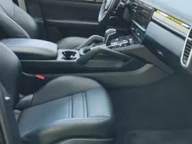 Porsche Cayenne 3.0 E-Hybrid Platinum Edition | ACC | Carplay | Trekhaak | Panorama thumbnail 13