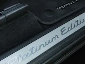 Porsche Cayenne 3.0 E-Hybrid Platinum Edition | ACC | Carplay | Trekhaak | Panorama thumbnail 23