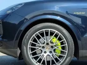 Porsche Cayenne 3.0 E-Hybrid Platinum Edition | ACC | Carplay | Trekhaak | Panorama thumbnail 8