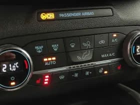 Ford FOCUS Wagon 1.0 EcoBoost Titanium Business | Automaat | Carplay | Camera | Led | Stuur+ Stoelverwarming thumbnail 19