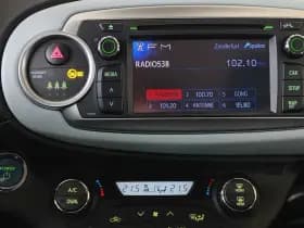 Toyota Yaris 1.5 Full Hybrid Dynamic | Camera | Climate | Cruise | Bluetooth thumbnail 17