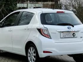 Toyota Yaris 1.5 Full Hybrid Dynamic | Camera | Climate | Cruise | Bluetooth thumbnail 4