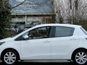 Toyota Yaris 1.5 Full Hybrid Dynamic | Camera | Climate | Cruise | Bluetooth thumbnail 8