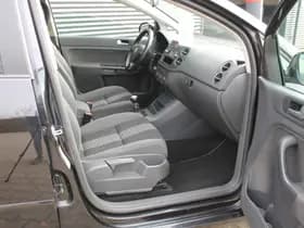 Volkswagen Golf thumbnail 3