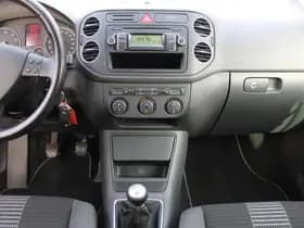 Volkswagen Golf thumbnail 10