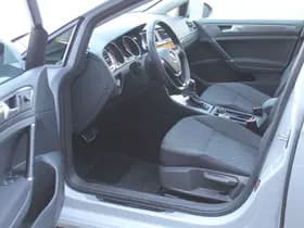 Volkswagen Golf thumbnail 2