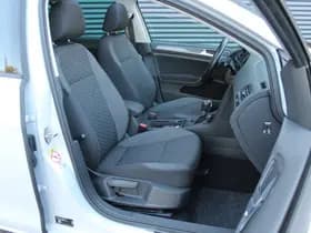 Volkswagen Golf thumbnail 4